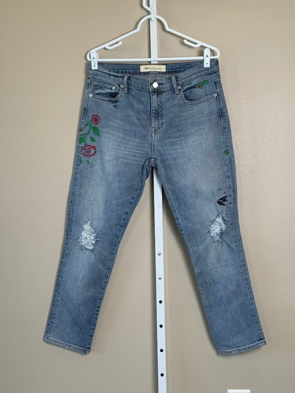 GAP AUTHENTIC 1969 Embroidered Best Girlfriend Jeans - Picture 3 of 16